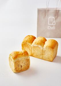 くるみぱん（9月12日まで有効） 今年一番人気のくるみパンを決定する「2025くるみパン総選挙」を 9月19