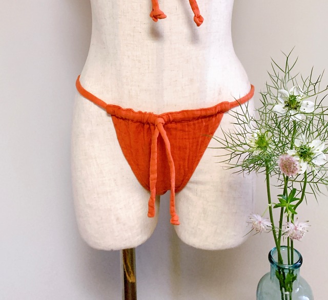 締めつけない下着　“ゆる〜りパンツ“ 茜染め　第1チャクラ