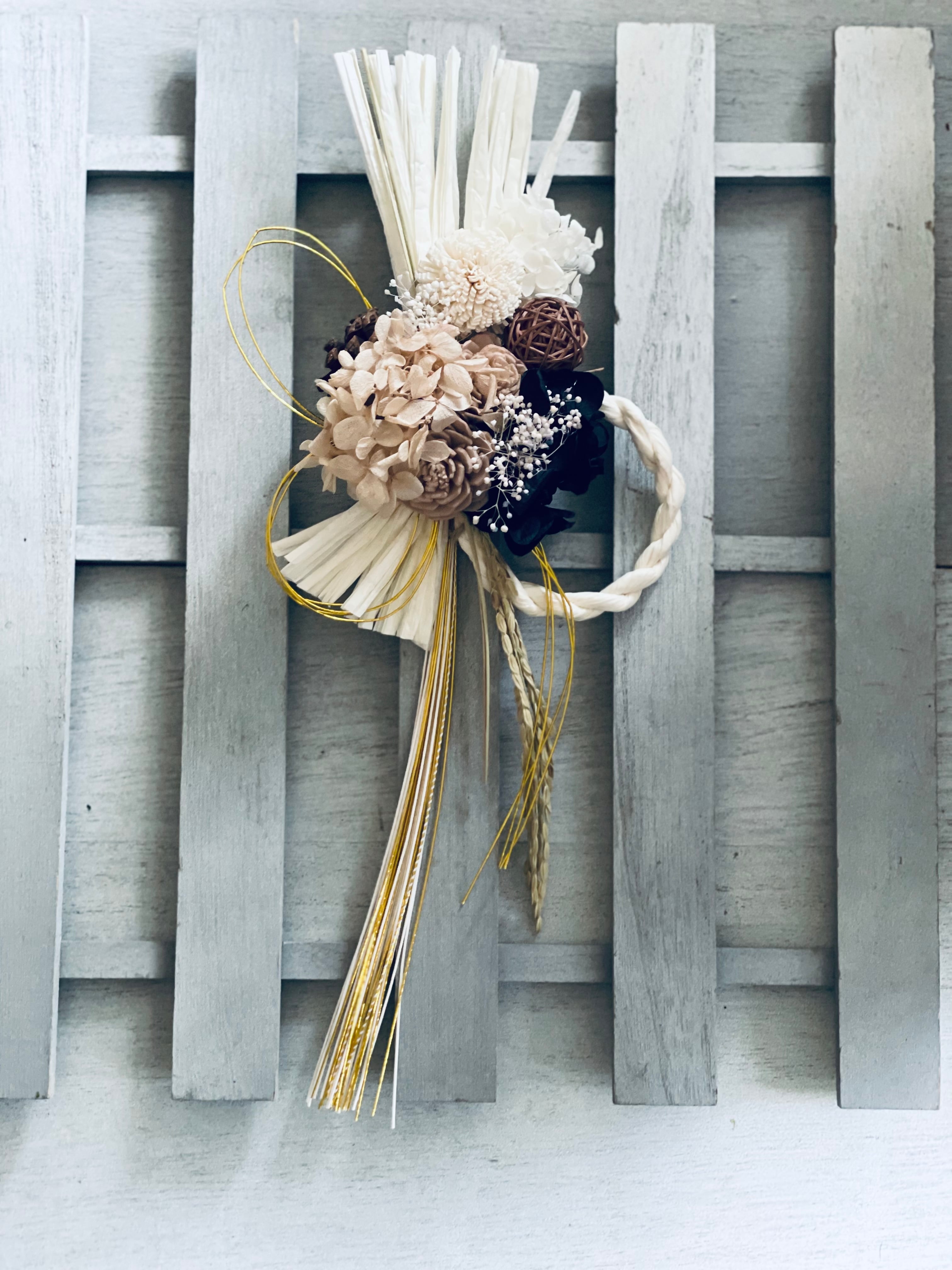 14しめ縄しめ飾り正月飾り 紫陽花 薔薇 自家栽培 ドライフラワー 14しめ縄しめ飾り正月飾り 紫陽花 薔薇 自家栽培 ドライフラワー