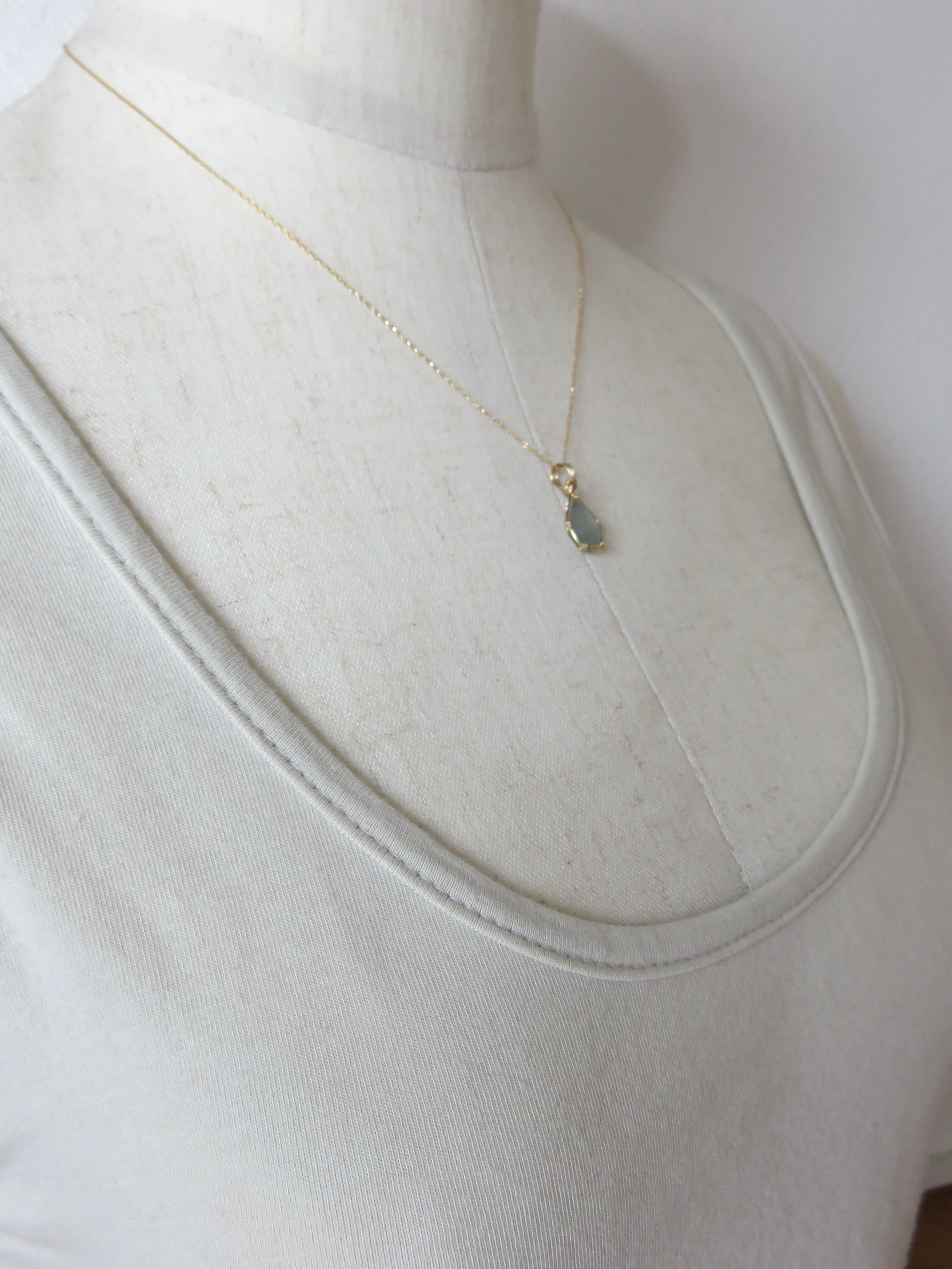 ミャンマー産青翡翠(2.2ct)女神巻きペンダントトップ | komichi ミャンマー産青翡翠(2.2ct)女神巻きペンダントトップ | komichi