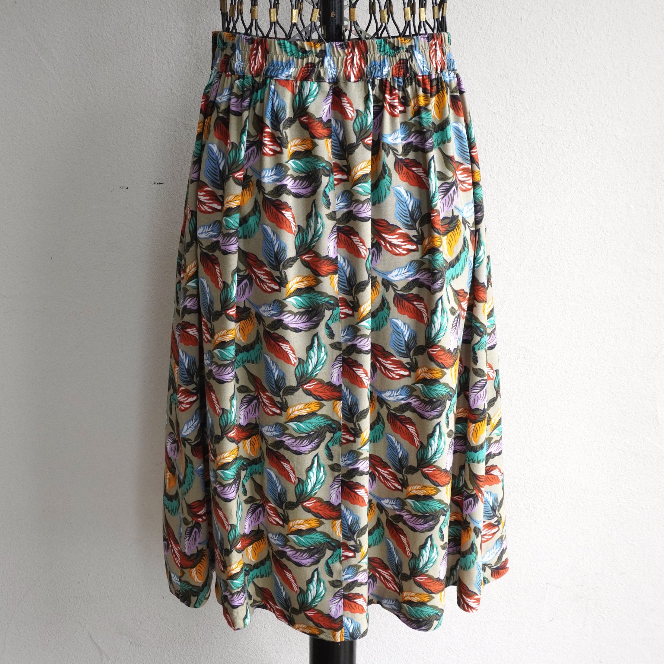 Salvatore Ferragamo 近年 シルク100% ボタニカルスカート Salvatore Ferragamo 近年 シルク100% ボタニカルスカート 【公式通販】