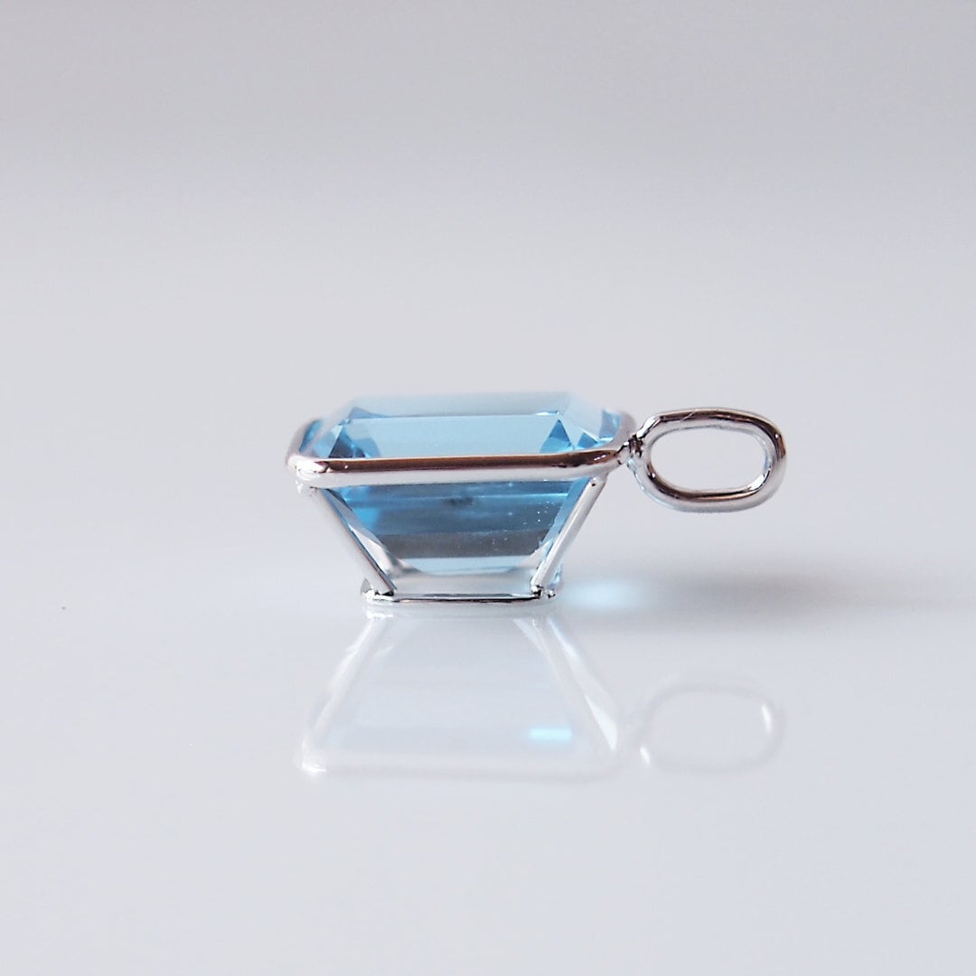 ブルートパーズのペンダントトップ K14WG 究極シンプル手巻き加工