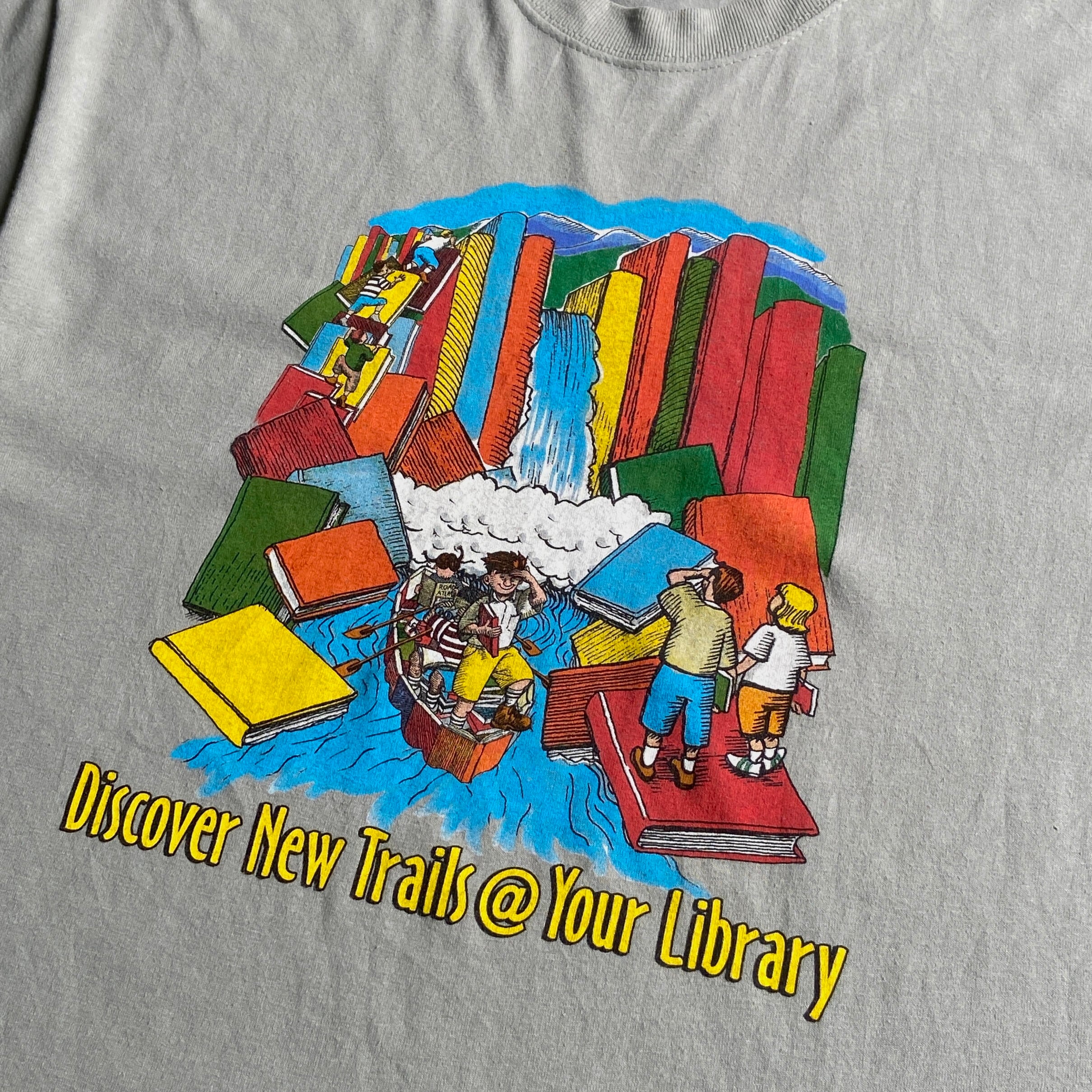 90年代 discover new trails @ your library プリント Tシャツ メンズ 