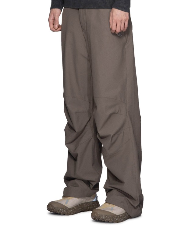 SAN SAN GEAR] 23FW PANELED DART PANTS ASH BROWN 正規品 韓国 