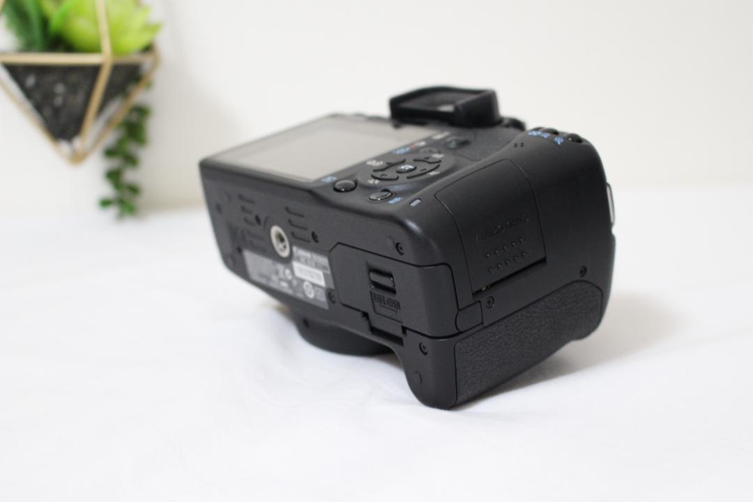 Canon Kiss X3 標準ズームセット Canon Kiss X3 標準ズームセット 一眼レフカメラ