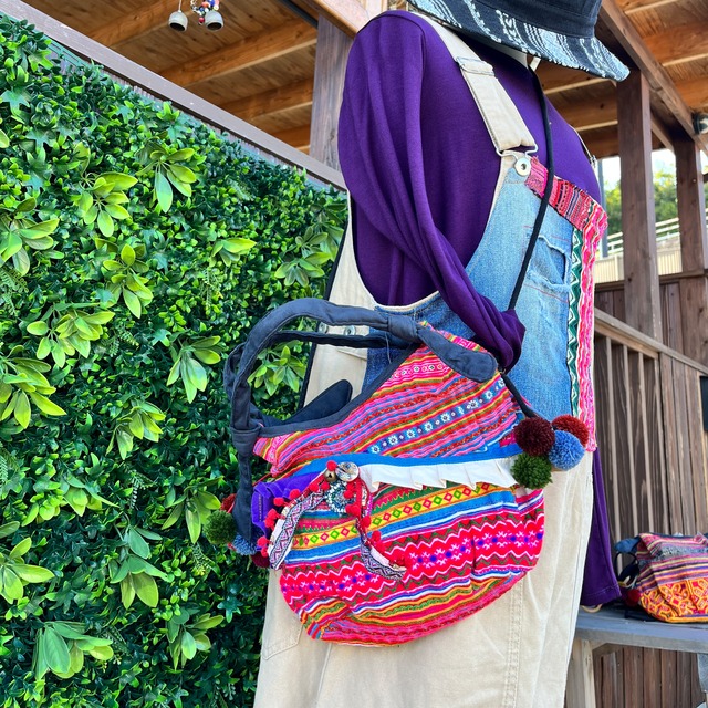 モン族コロコロバッグ