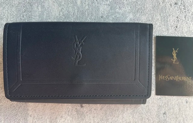 Yves Saint Laurent カサンドラロゴ レザーキーケース ネイビー