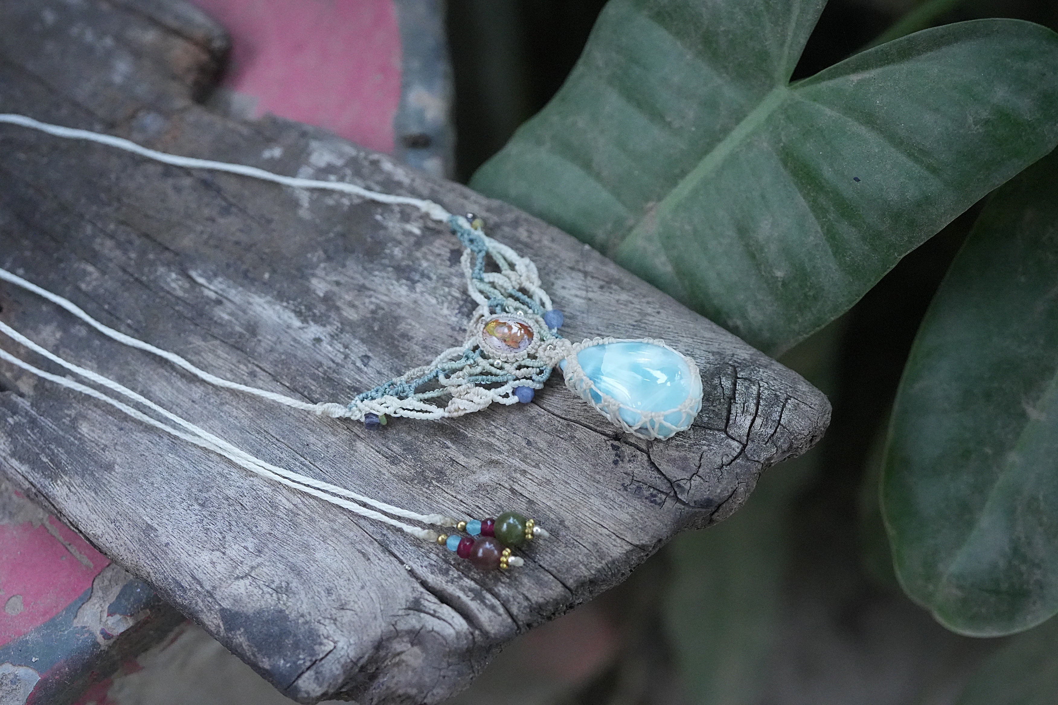 海と炎の遊色地層☆Cantera opal Larimar マクラメネックレス2021