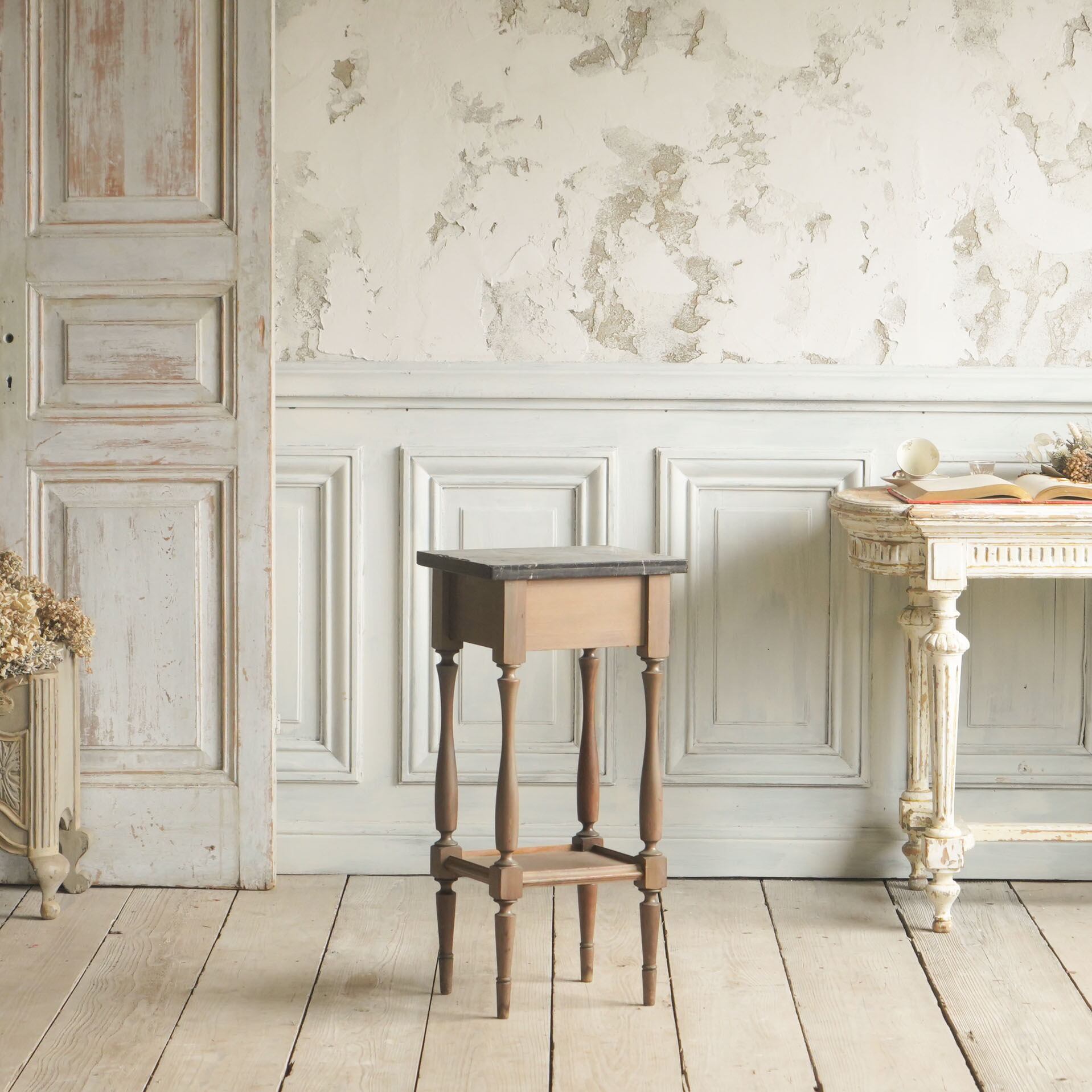 サイドテーブル/ベッドサイドテーブル/大理石/マーブル/ディスプレイ/アンティーク/空間装飾/オーク材