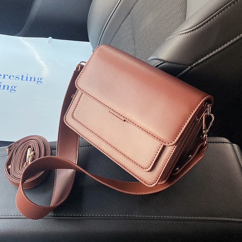 オータムウィンターショルダーバッグレッド 秋物 冬物 スクウェア 手作りハンドバック91969091564