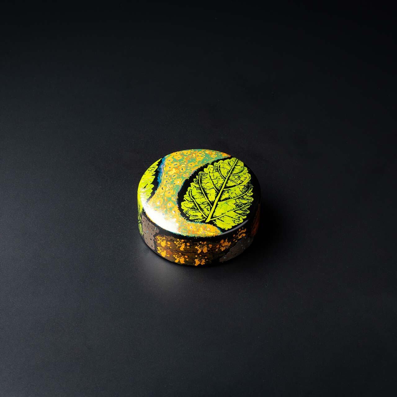 オレンジ色の輝き:かりゆし書鎮(中)