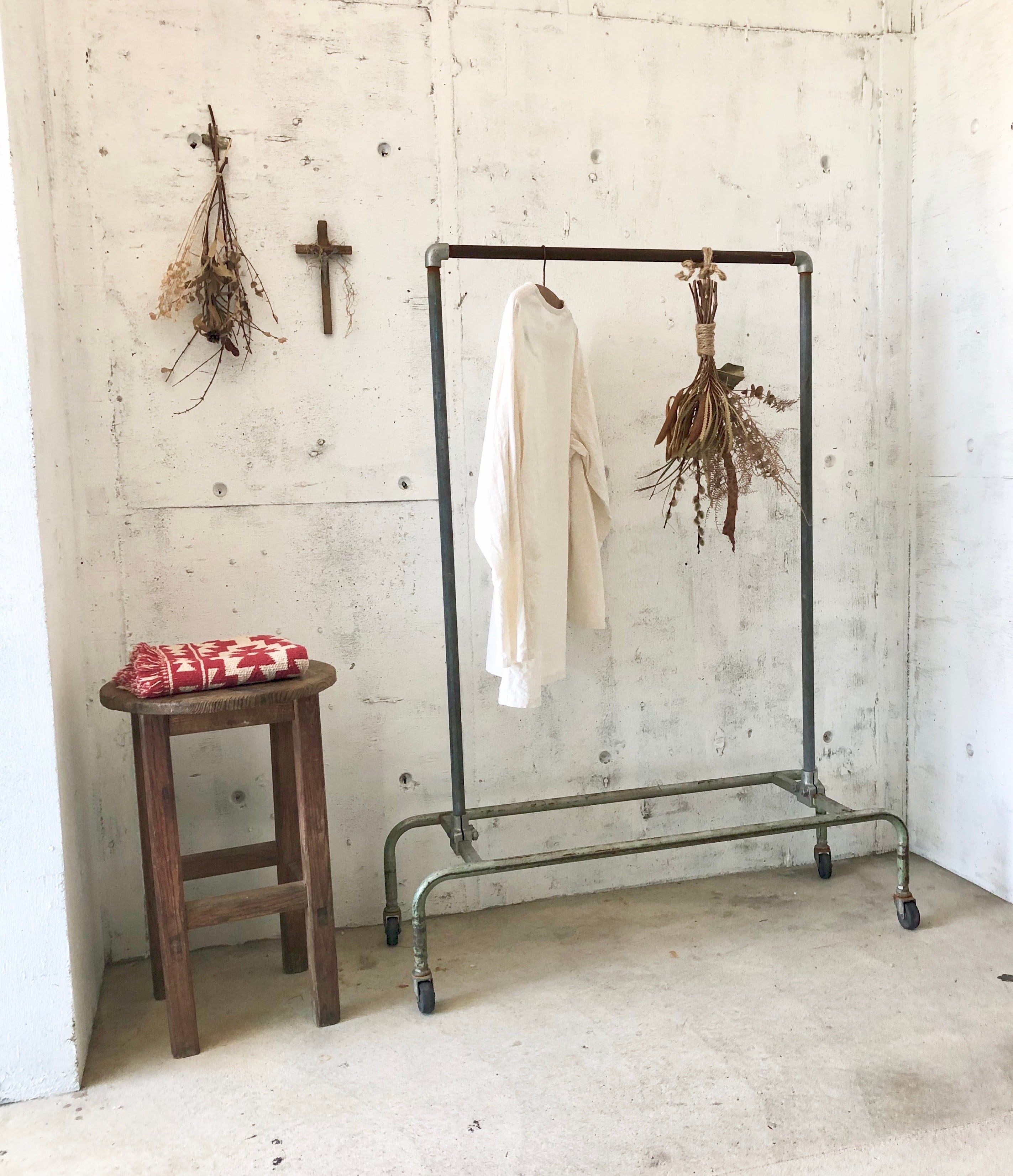 インダストリアルなハンガーラック［古家具］ | giraffes craft