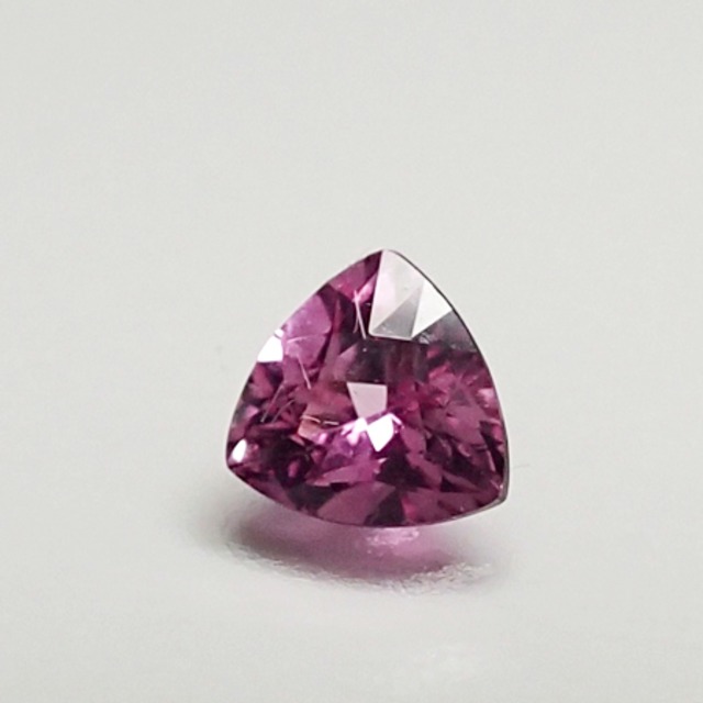 T20-787 サファイア・ピンク　0.28ct