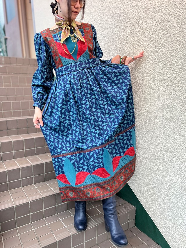 Euro Vintage bird × appliqué dress