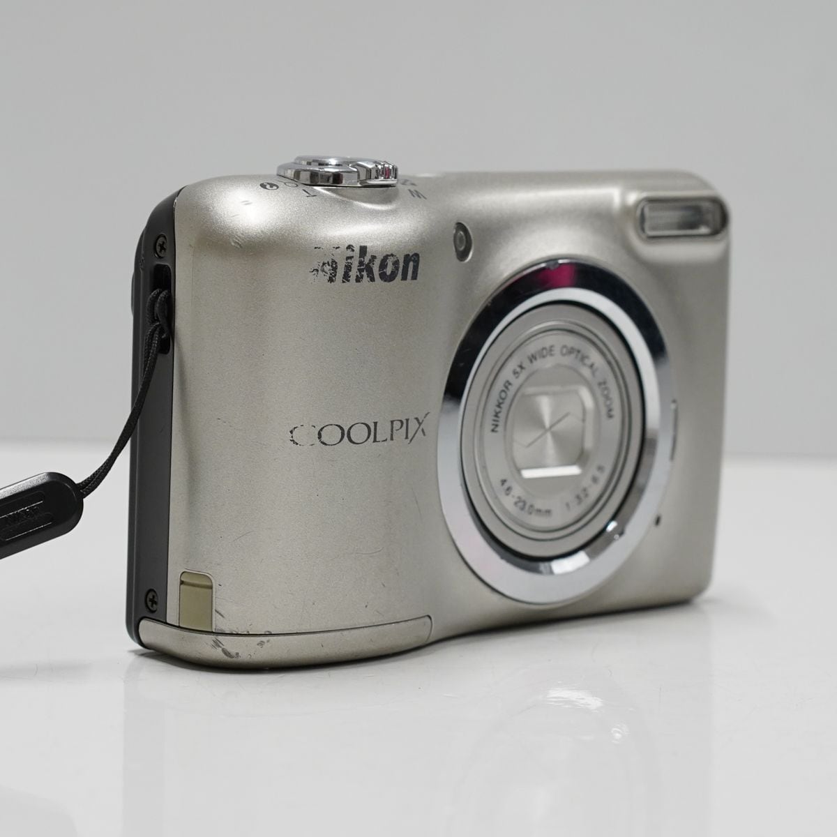 Nikon COOLPIX A10 USED品 デジタルカメラ 本体+エネループ×2 光学5倍ズーム 完動品 中古 X4647