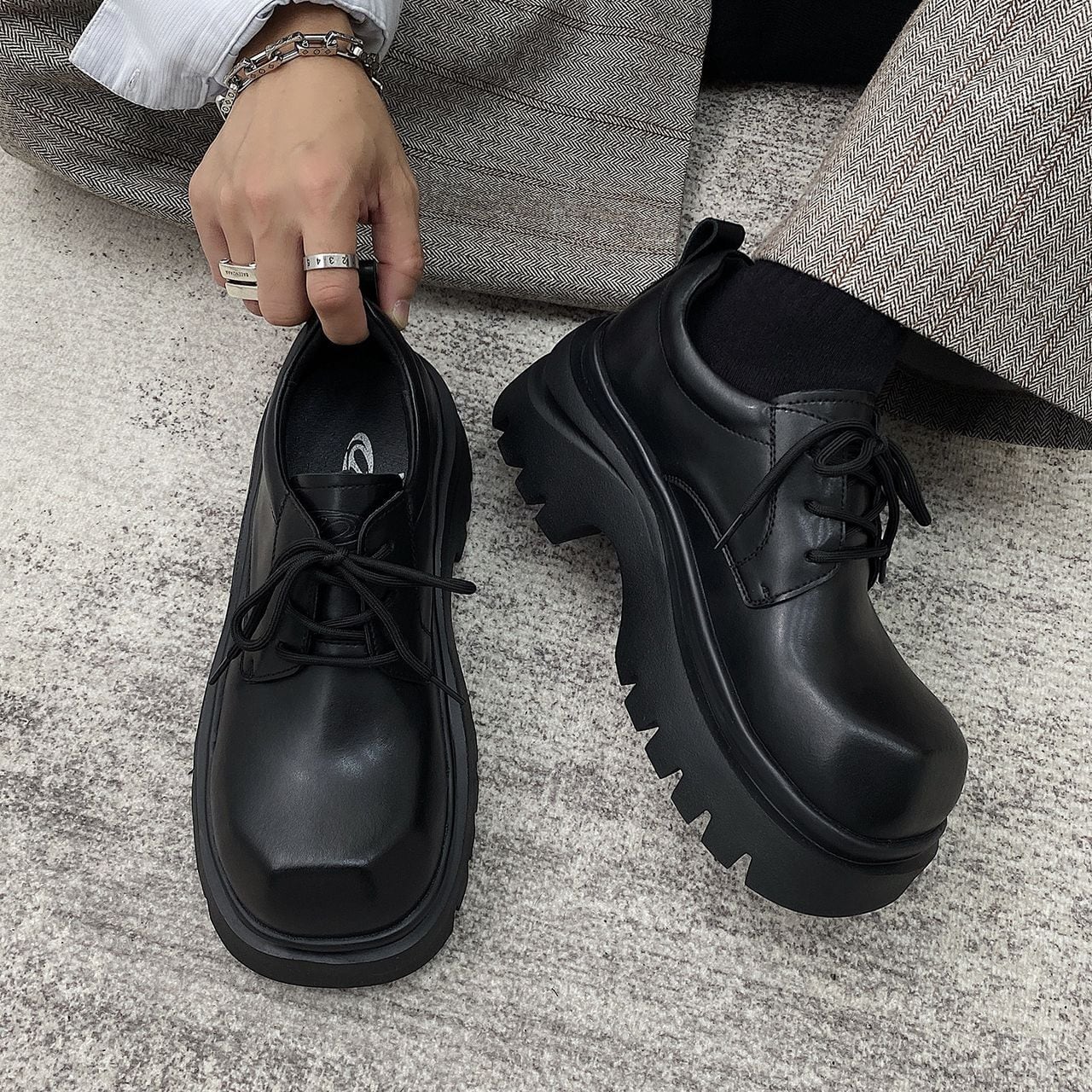 SHOES | MOTTO