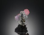 ロードクロサイト / フローロアパタイト / クォーツ【Rhodochrosite with Fluorapatite on Quartz】中国産