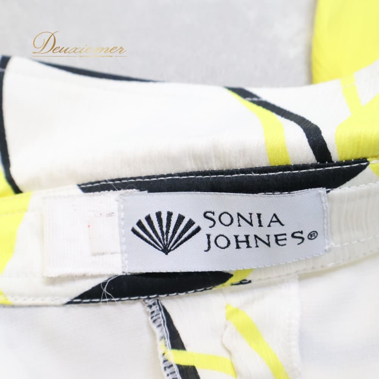 フラメンコ 衣装 SONIA JOHNES ソニアジョーンズ トップス ブラウス ホワイト系 ブラック系 イエロー系 白 黄色 柄 模様 フリル ダンス パーティ 発表会 水玉 かわいい 舞台衣装 ダンス衣装 コスチューム レディース ステージ衣装
