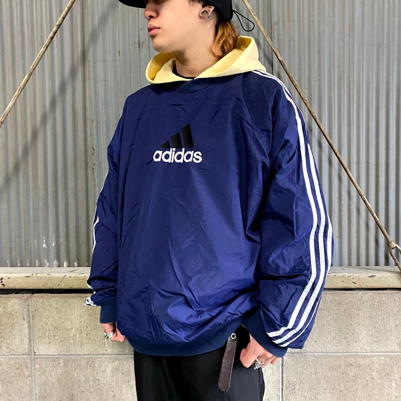 90年代 adidas アディダス ロゴ刺繍 Vネック ウォームアッププル 