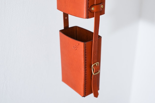 【カラーオーダー】ボックス型スマートフォンポーチ / “革製の箱”イタリアンレザーと真鍮製パーツを使用