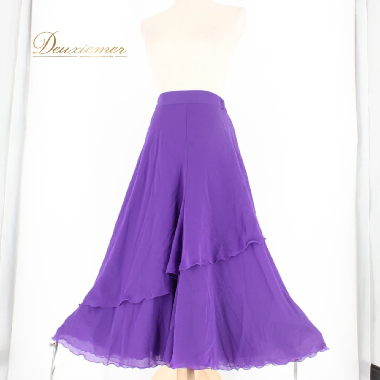 社交ダンス 衣装 スタンダード スカート レッスンウェア レディース Papillon 紫 パープル系 無地 シンプル 練習着 フォーマル 上品 バイオレット系 フレアスカート ラテン スタンダード兼用 ドレス ステージ衣装 おしゃれ 大人 きれいめ ふんわり 透け感風 羽織風 ペチコート風 ボリューム感 すそ広がり 後ろファスナー Mサイズ相当 パピヨン 日本製 ポリエステル 生地 ライトウェイト 舞台衣装 ダンス衣装 練習用 上質 伸縮性 きらきらなし