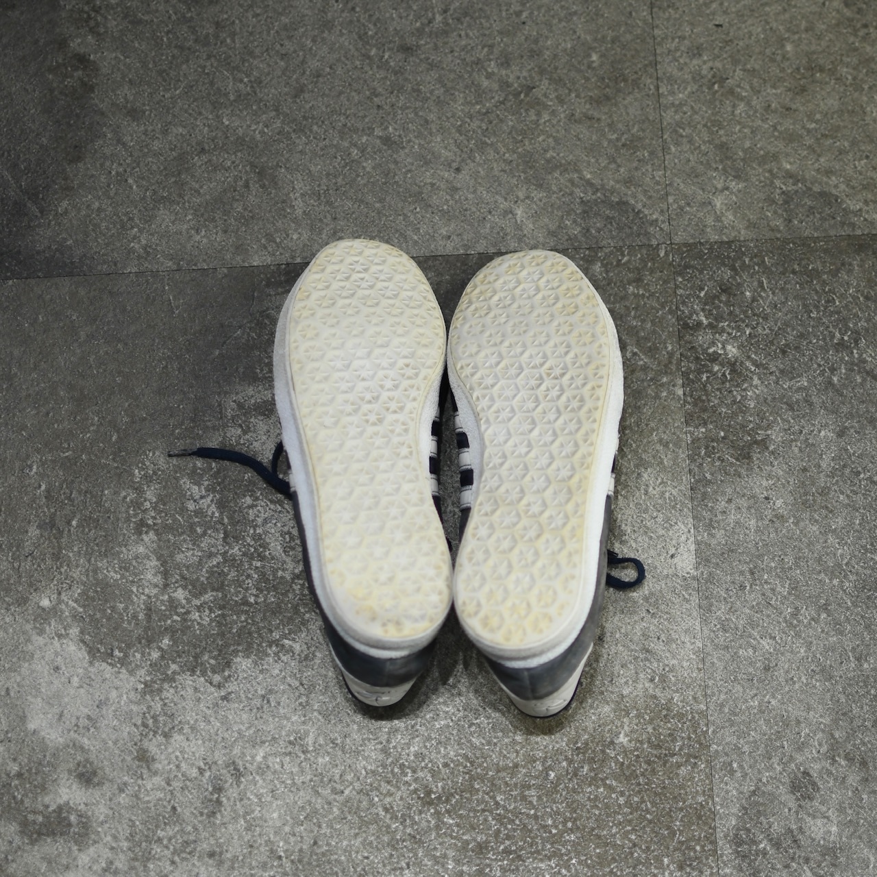 adidas gazelle fade navy sneaker