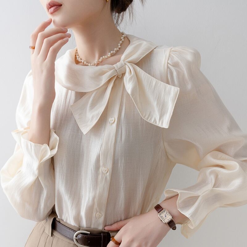 ハートボタン付きボウタイデザインブラウス Me0852