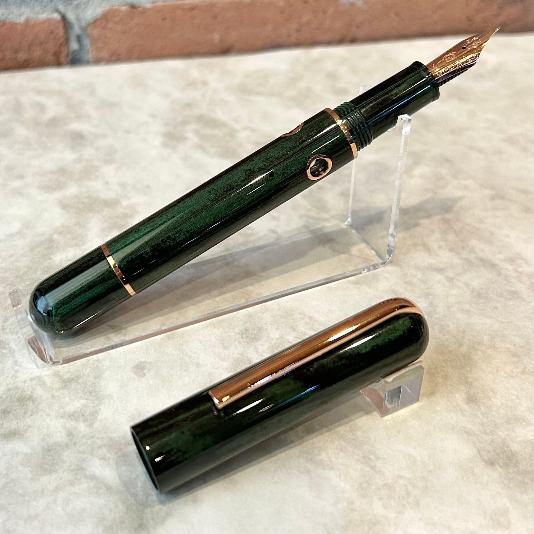 ナーヴァル ノーチラス万年筆「シェロニアグリーン」／字幅F | ペンネ