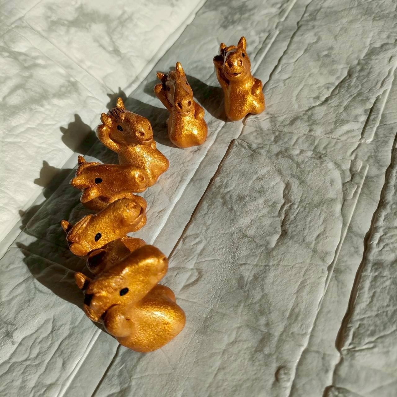 金の招き馬 ありがたすぎて招福萬来間違いなし