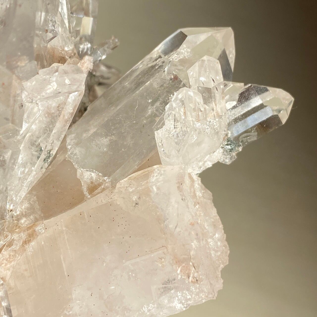 ⭐︎天然石⭐︎超レア⭐︎原石⭐︎コロンビア産⭐︎ピンクレムリアン