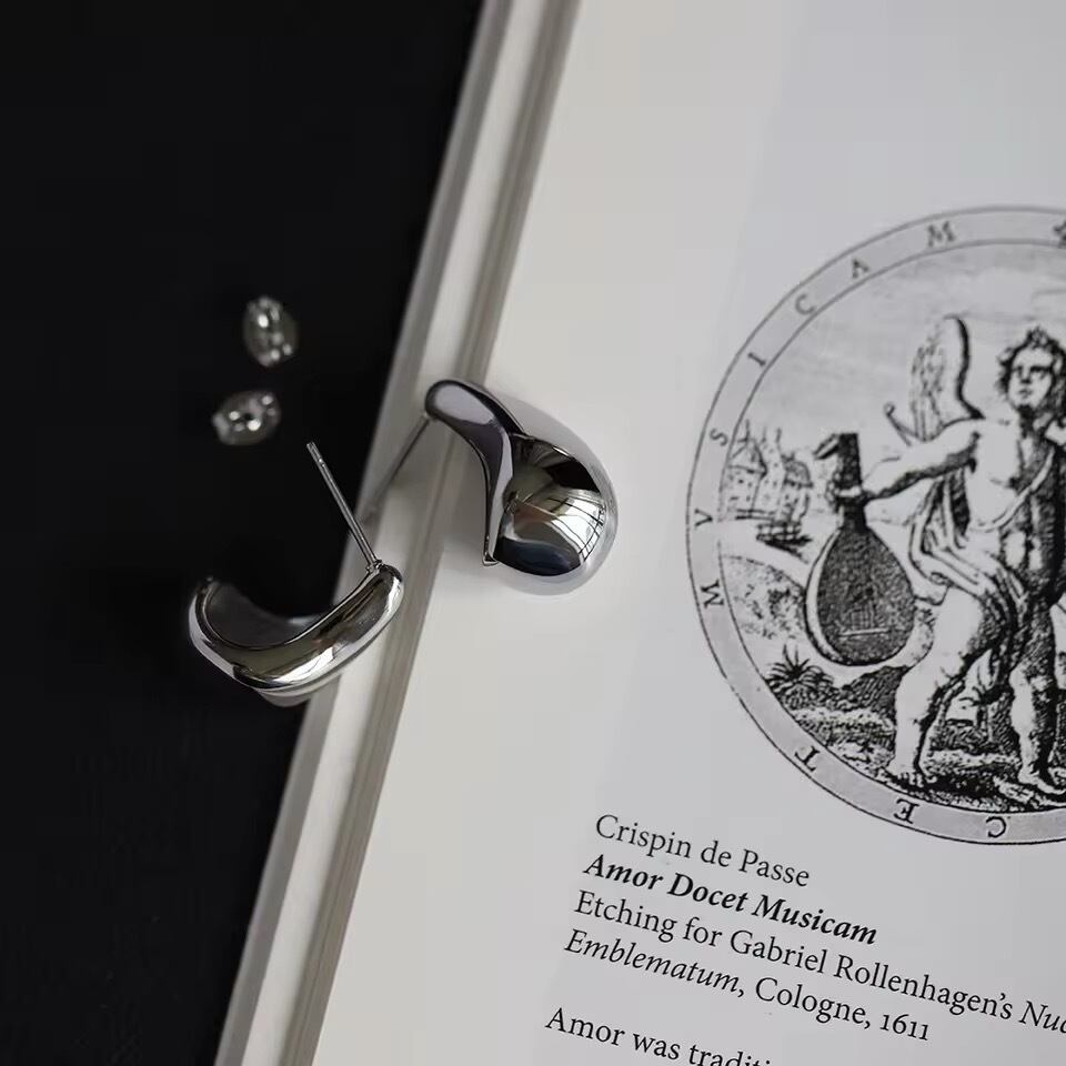 金アレ対応 ぽってり水滴の形ピアス(0632)