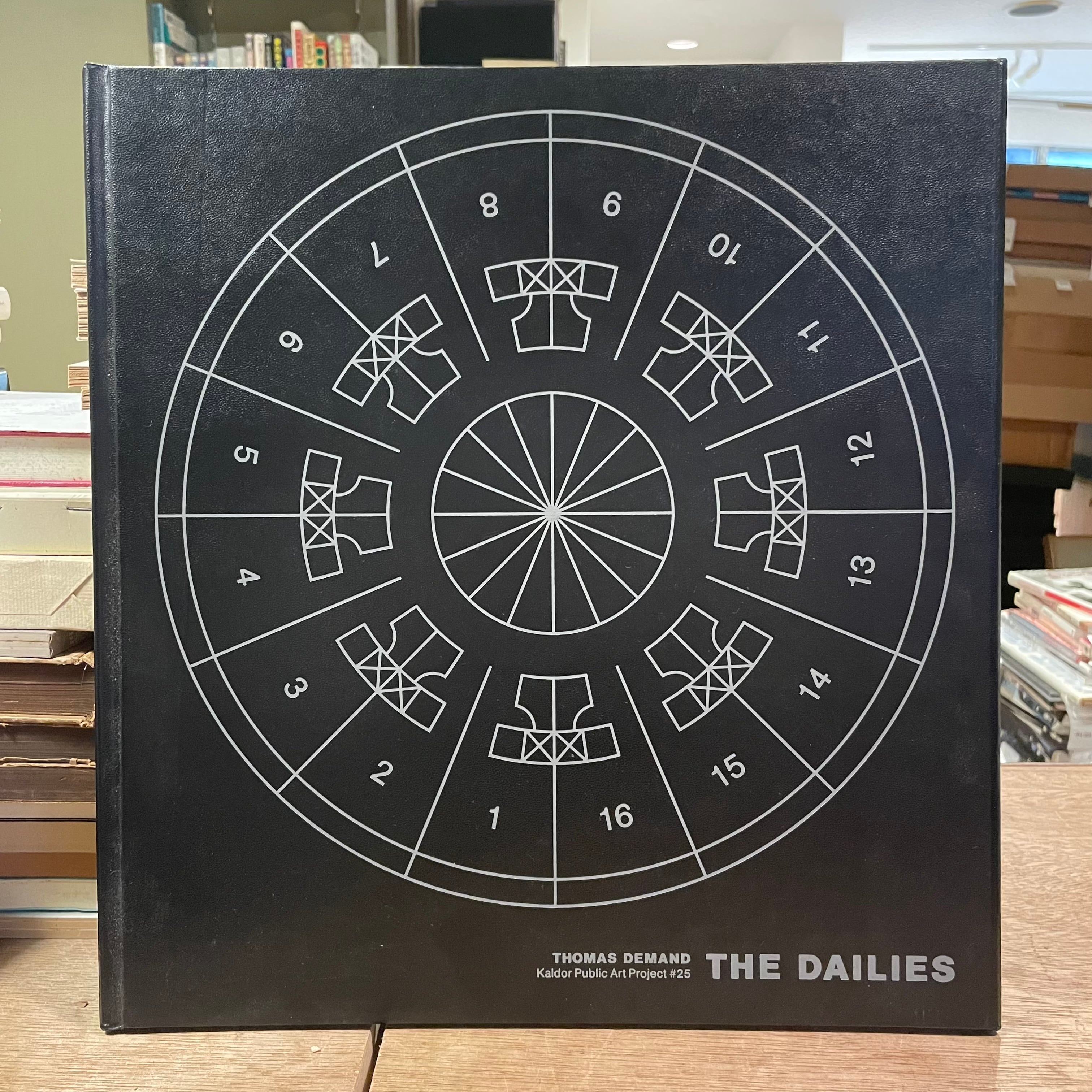 THE DAILIES [ Kaldor Public Art Project #25 ] / Thomas Demand