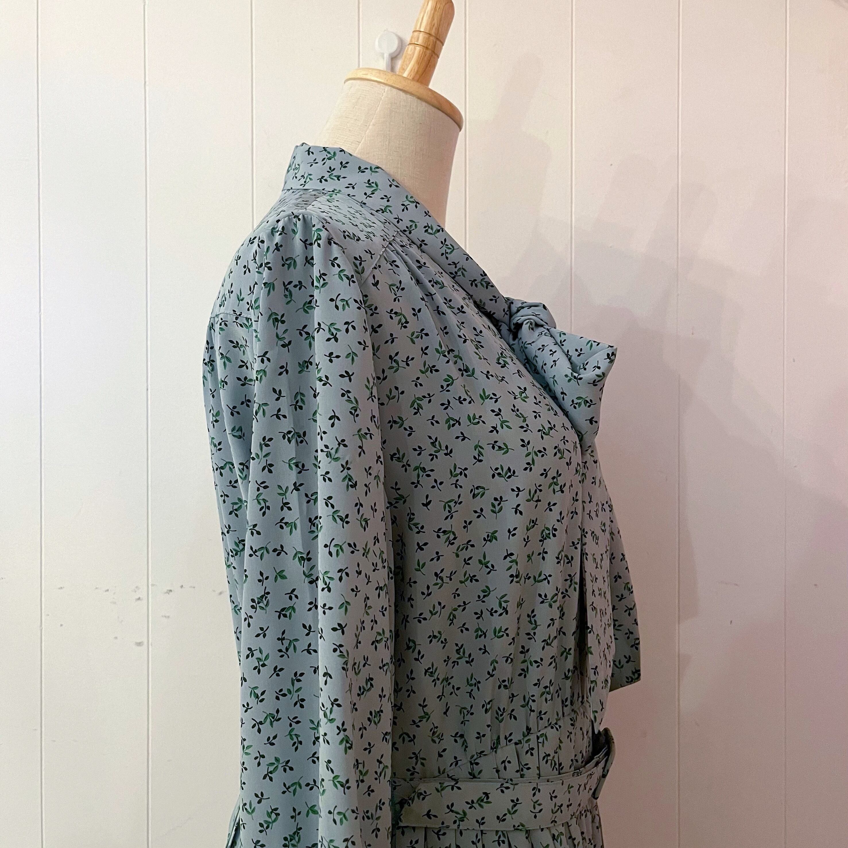 mini leaf ribbon tie one-piece