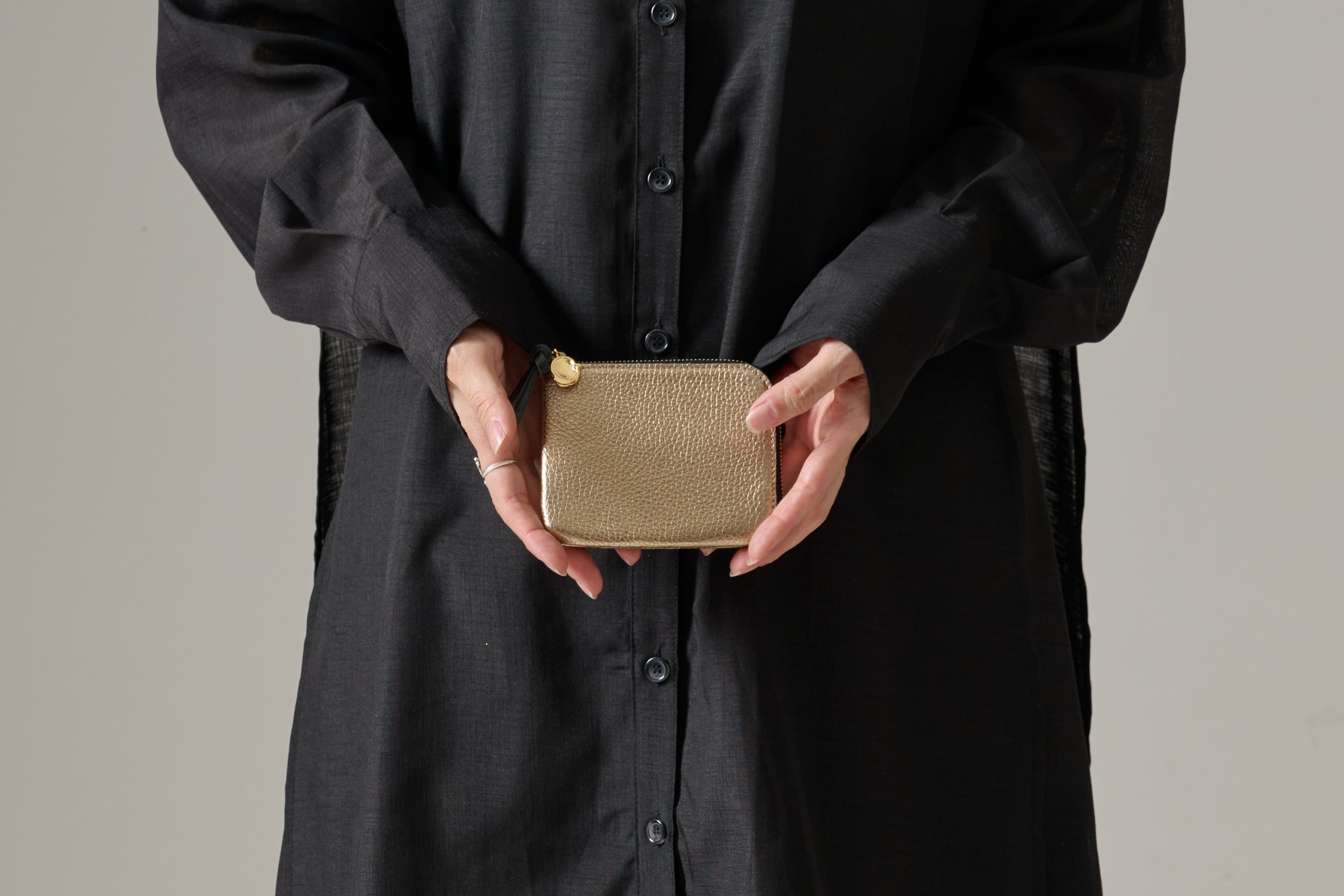 MUJI : half wallet.(GOLD)