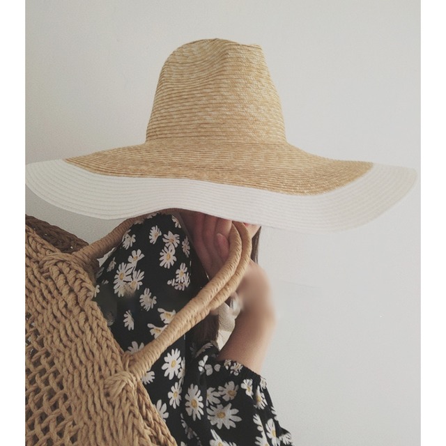 white brim straw hat