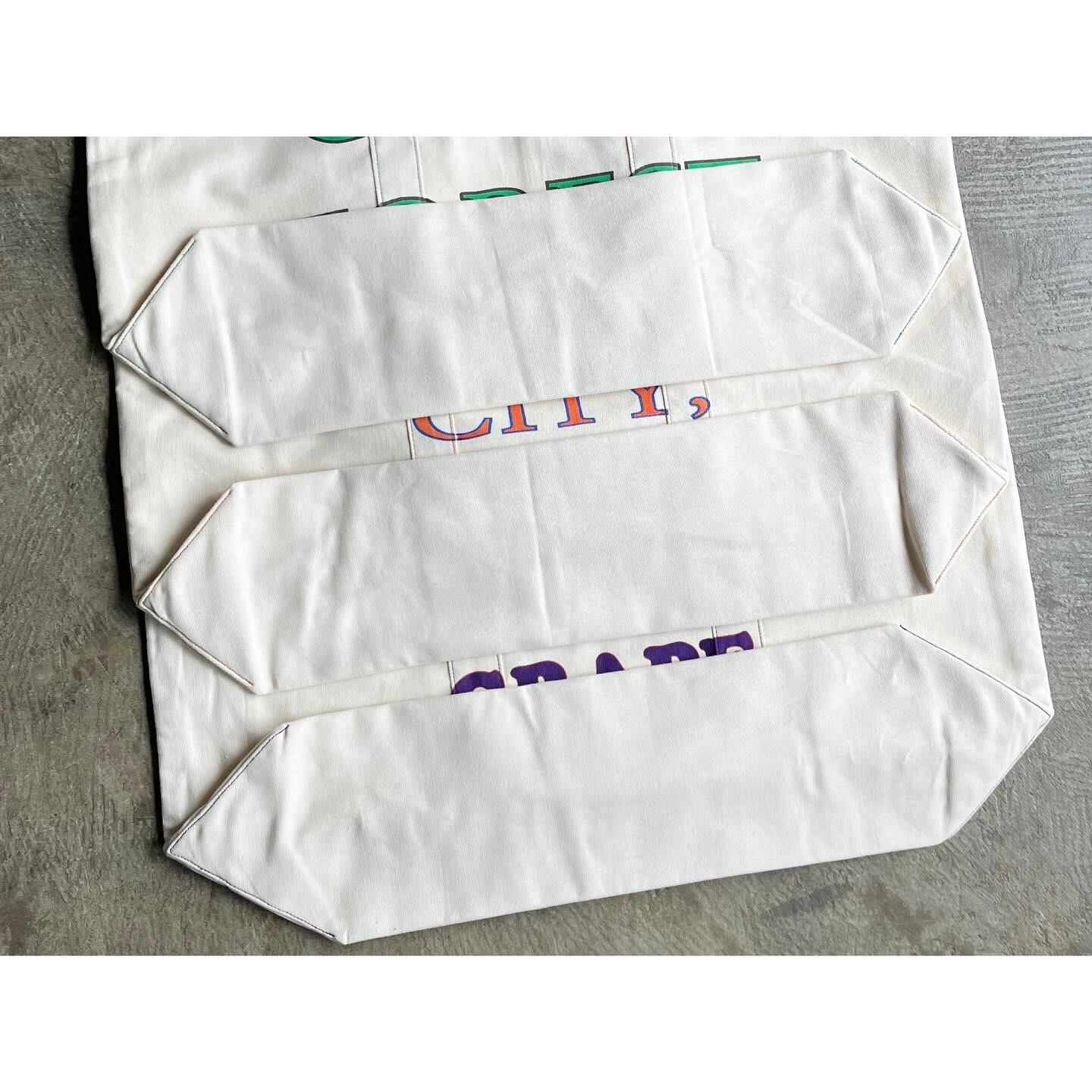 The Bagmati(バグマティ) Duck Canvas Color Logo Tote Bag