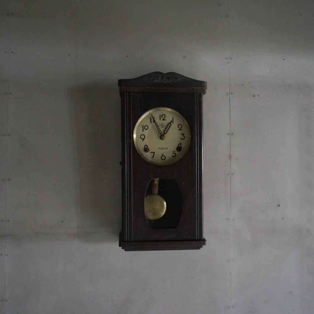 古い国産の壁掛け時計