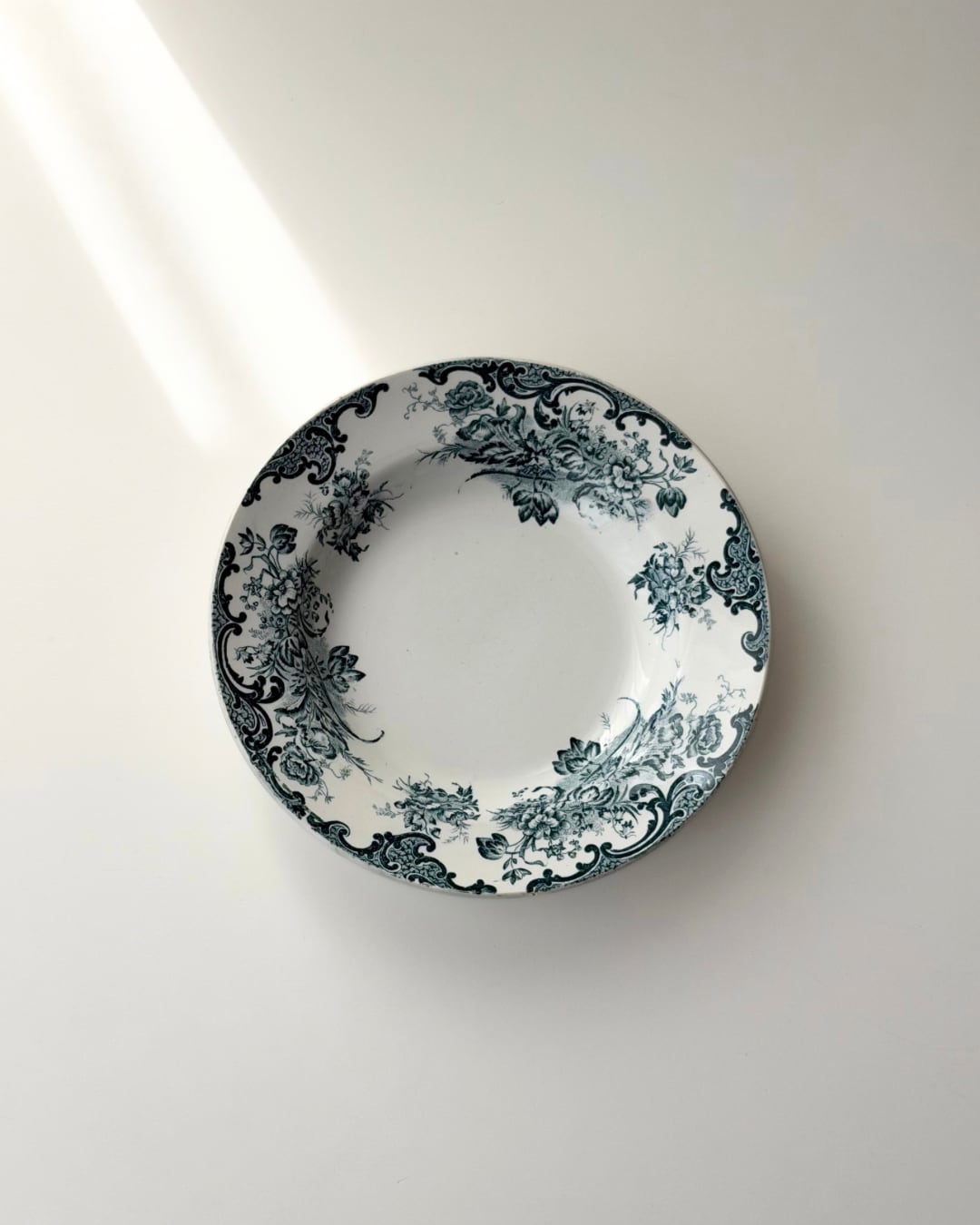 Saint amand サンタマン / “SULLY” オリエンタルな野花の深皿プレート a