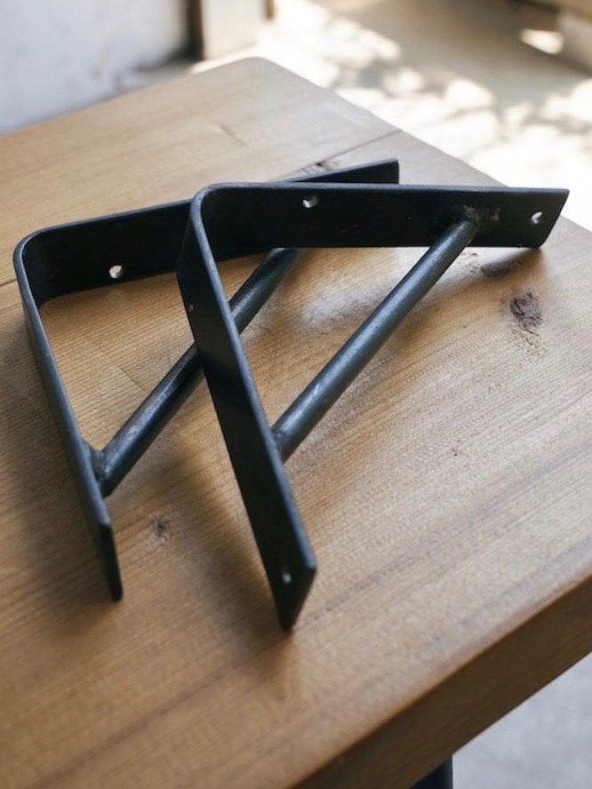新品◾️アイアン ブラケット 楽天市場】棚受け金具 アイアン 117×137mm 1個 /アンティーク
