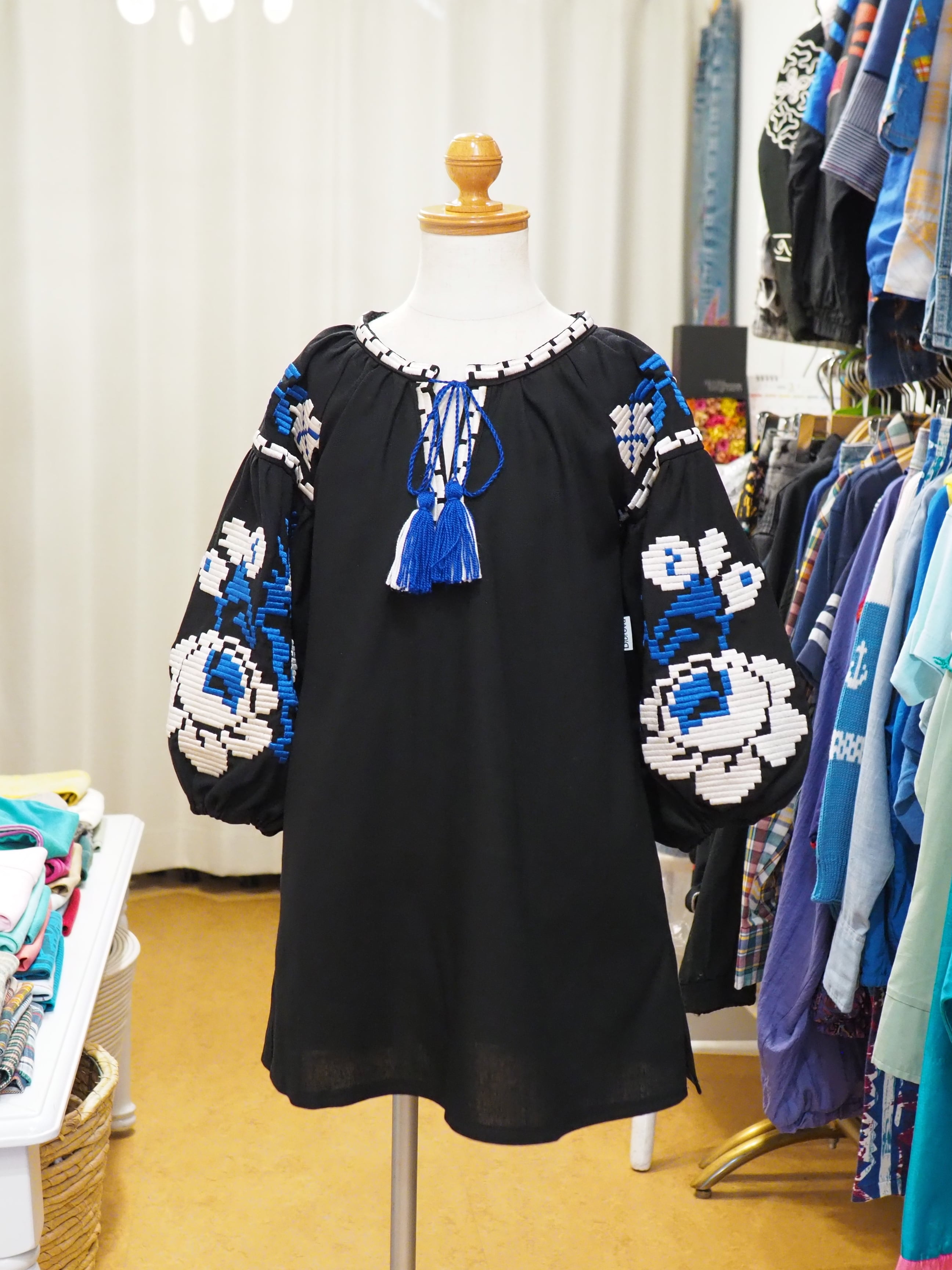 140㎝ ウクライナ刺繍ワンピース ブラック 新品セレクト商品 | HONEY