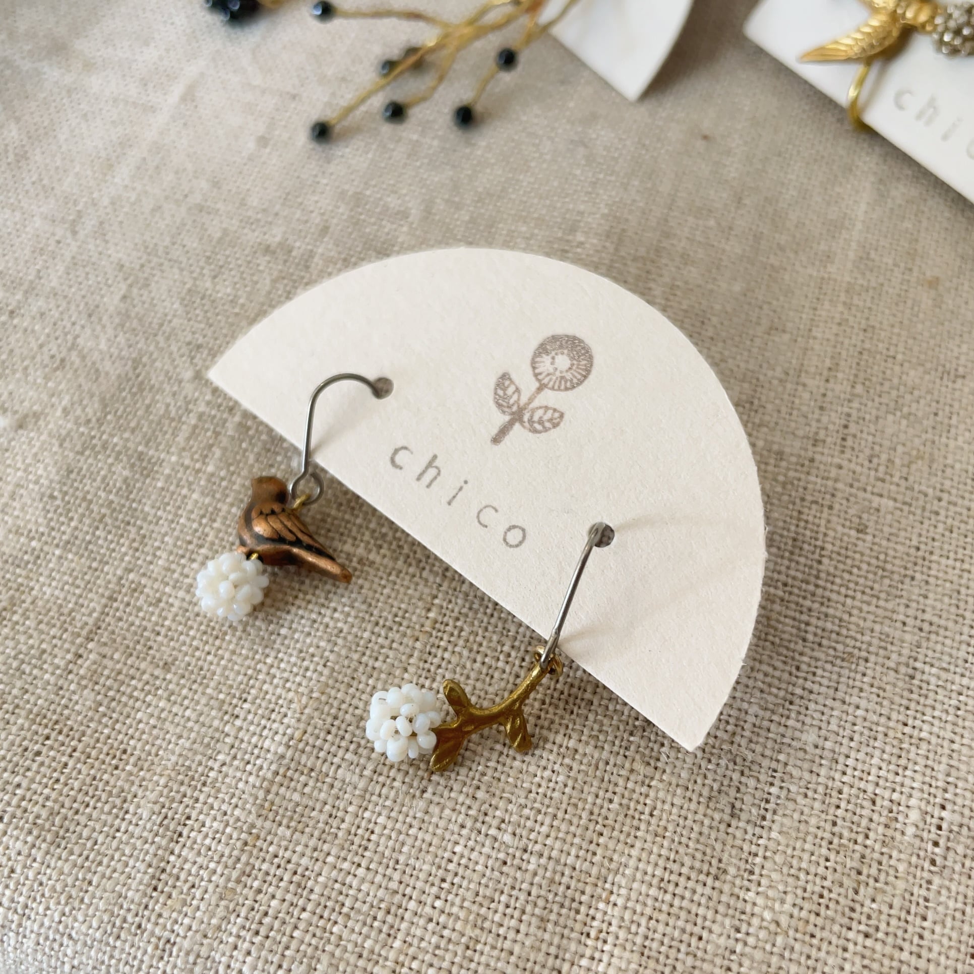 chico/とりとお花ピアス