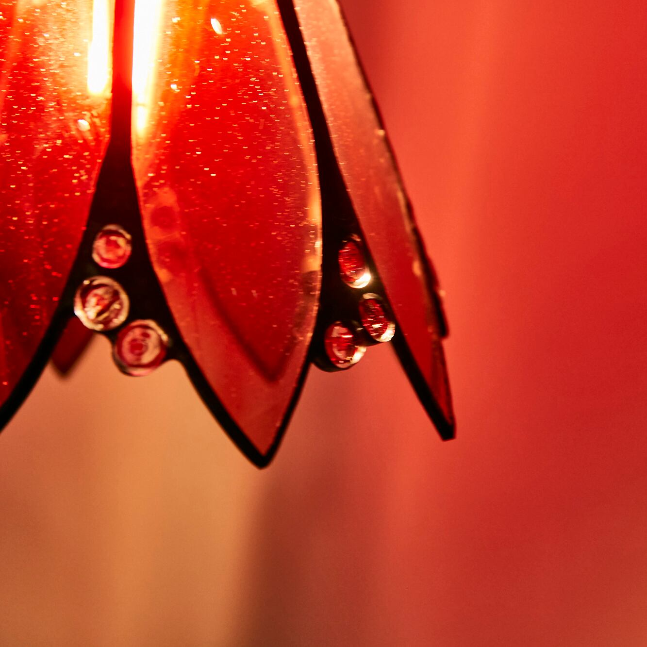 赤色エッチング装飾ガラス 赤色エッチング装飾ガラス SH-A21N | ステンドグラスの専門