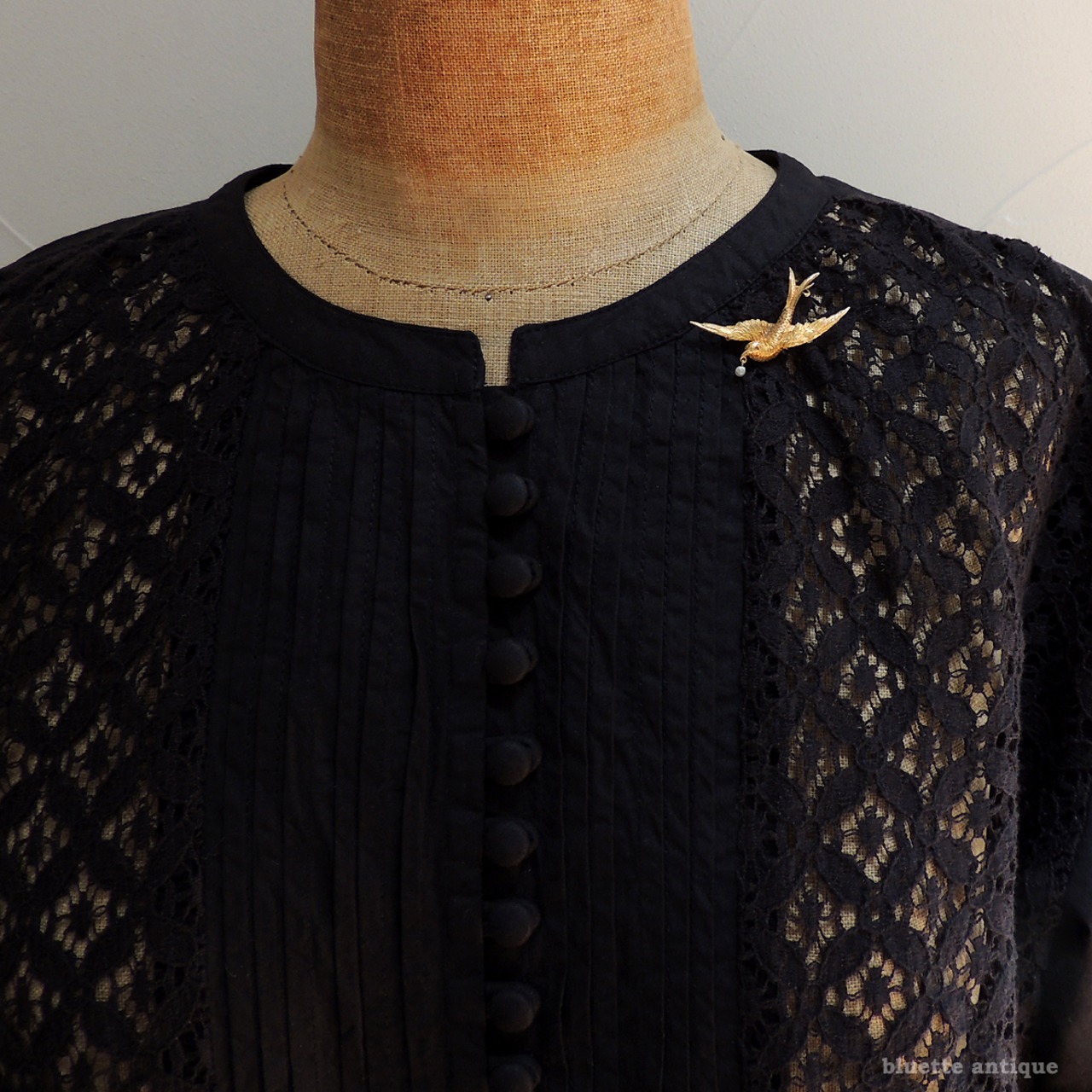 英国アンティークジュエリー 15ctゴールド 真珠 ツバメブローチ(アンティークボックス、ソーティングメモ付)