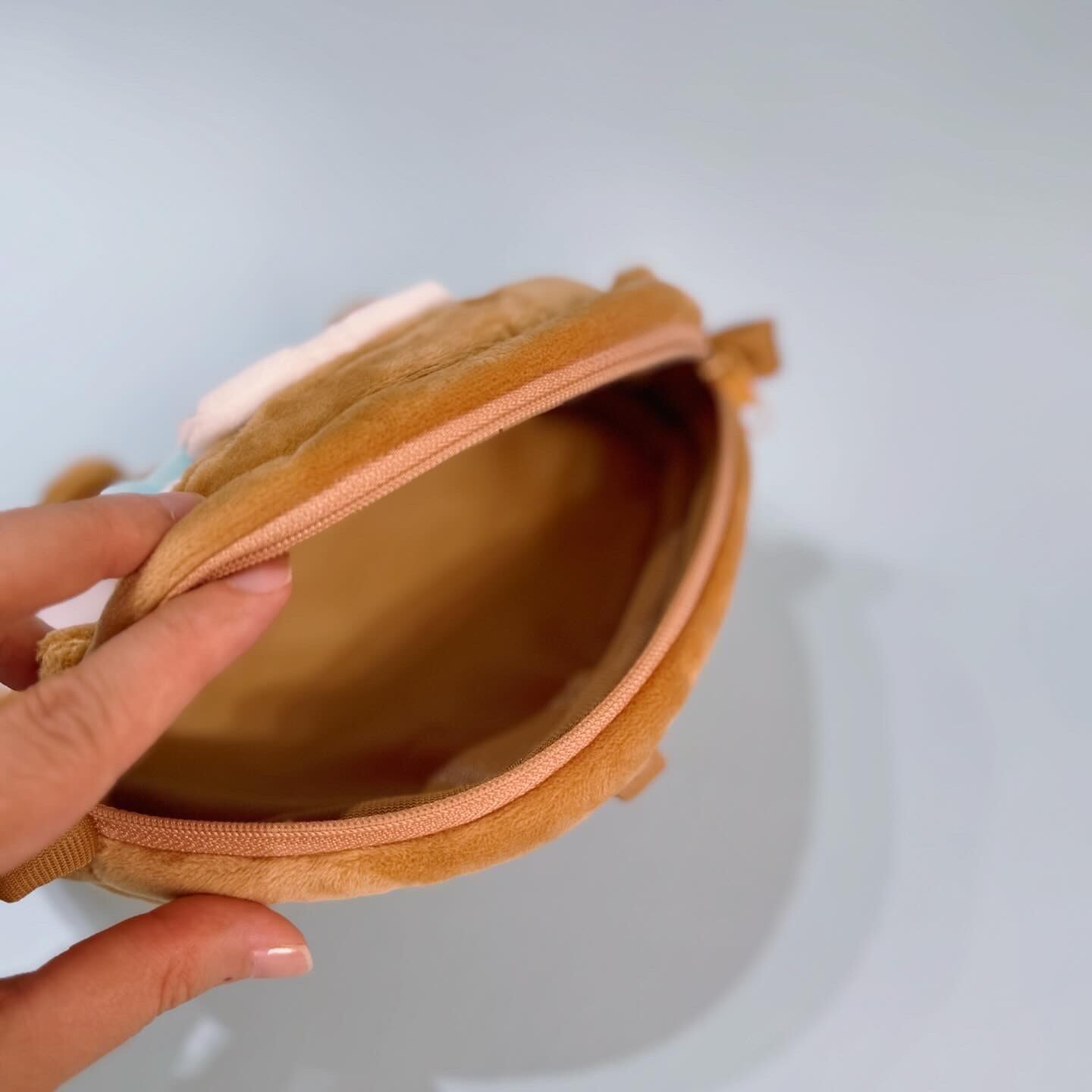 カワウソタタぬいぐるみ痛バッグ