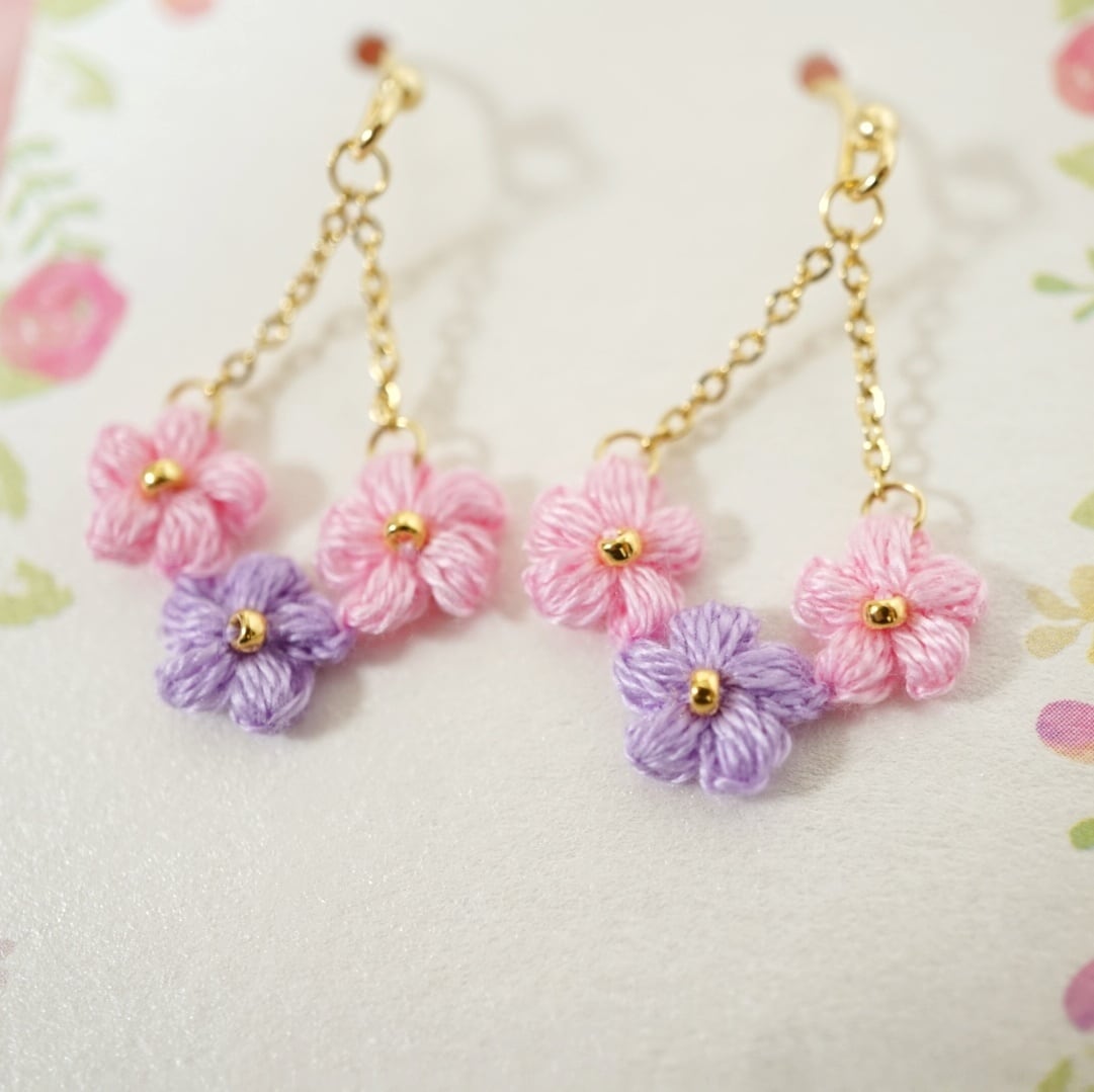 ライラック｜刺繍糸のお花のゆらゆらネックレス | 大人かわいいピンク
