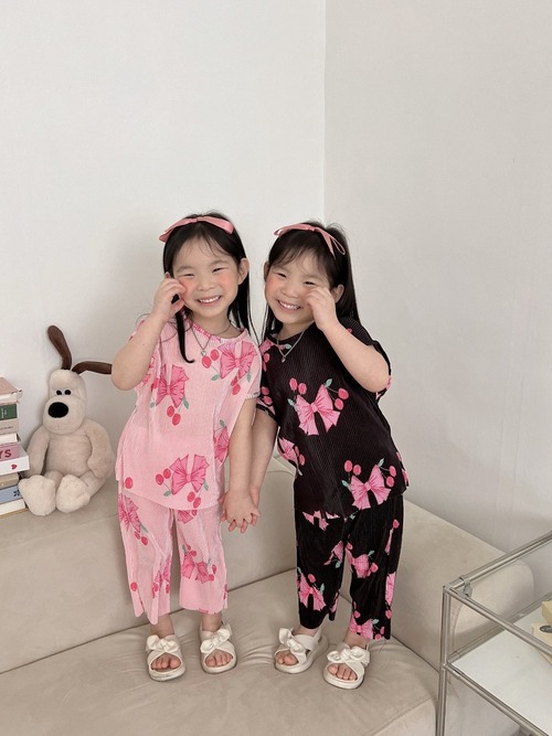 [Moran bebe] Cherry Ribbon Pleats Set / [모란] 체리리본플리츠상하