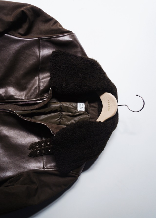 C.P. COMPANY 06AW mouton collar switching leather flight jacket