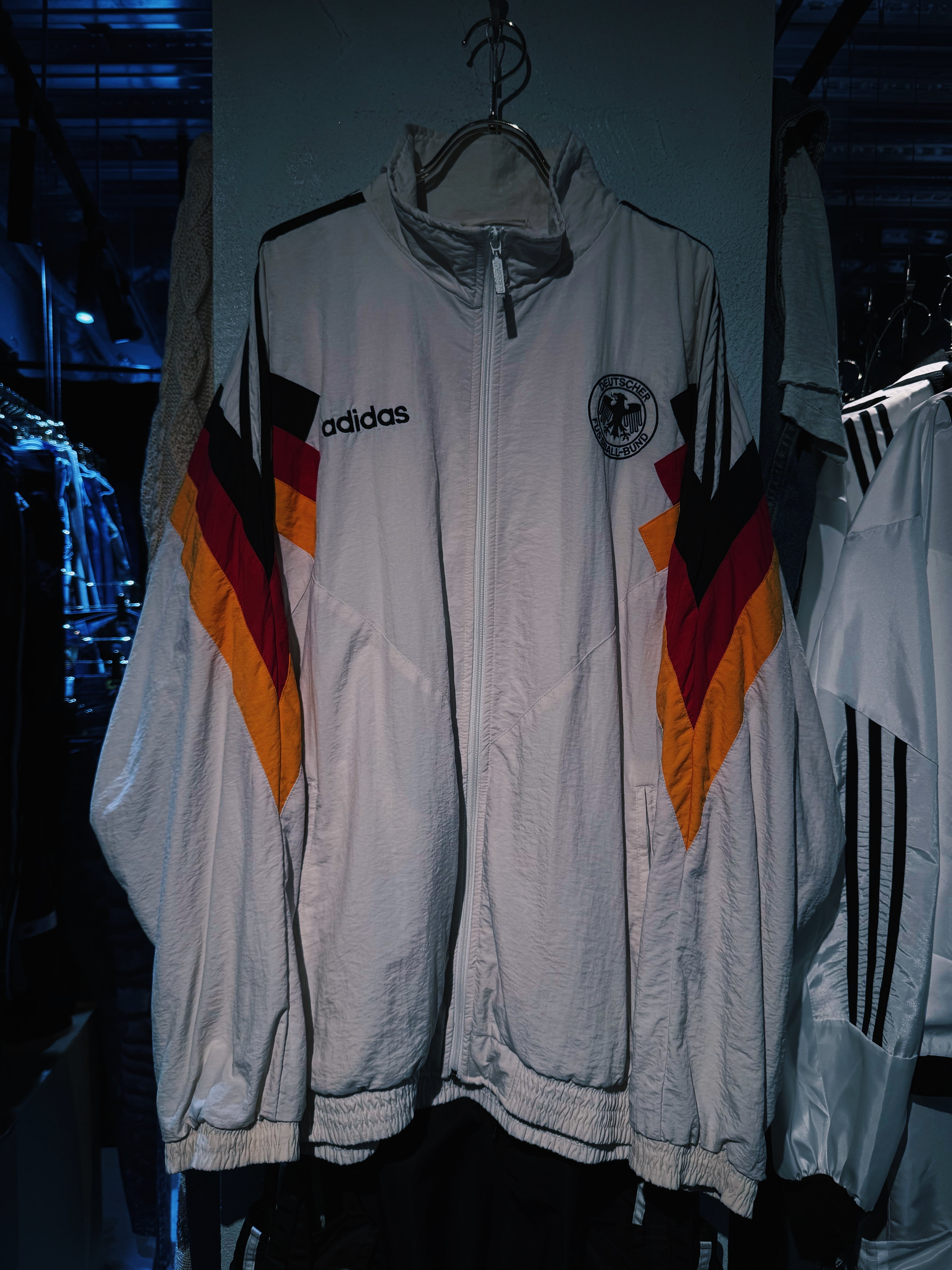 【D4C】80's "ADIDAS" German Football Association switching color nylon