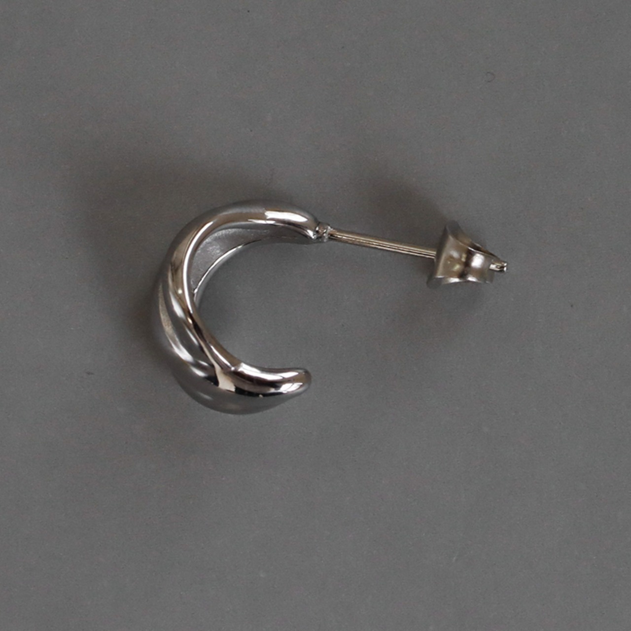 【ネコポス便】金属アレルギー対応のクラシカルウェーブピアス  2457