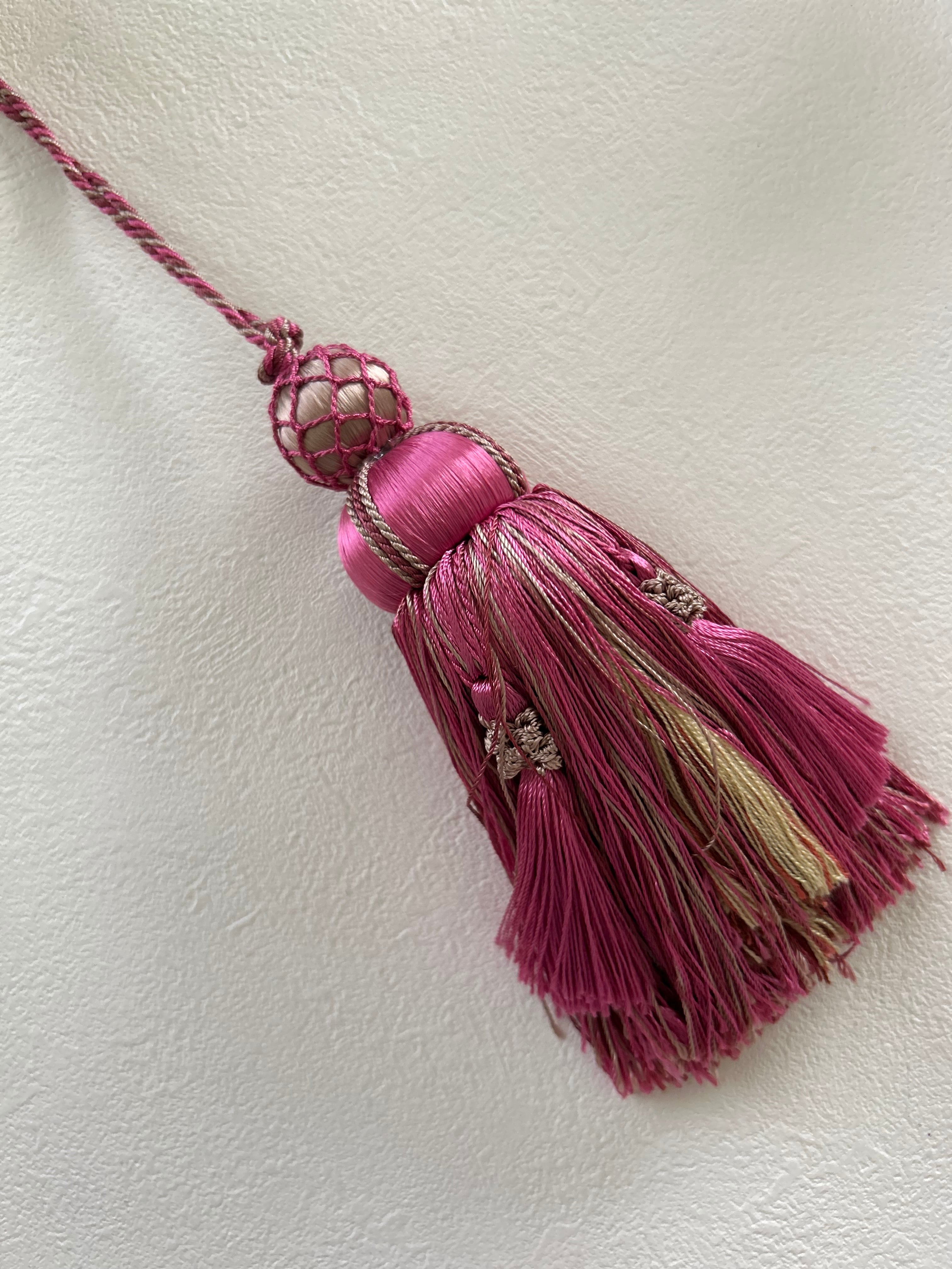 輸入デザインタッセル ピンク 巻玉 15.5cm インテリアタッセル カルトナージュ スツール 茶箱